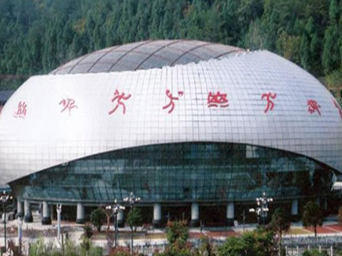 连云港体育中心球形网架加工安装